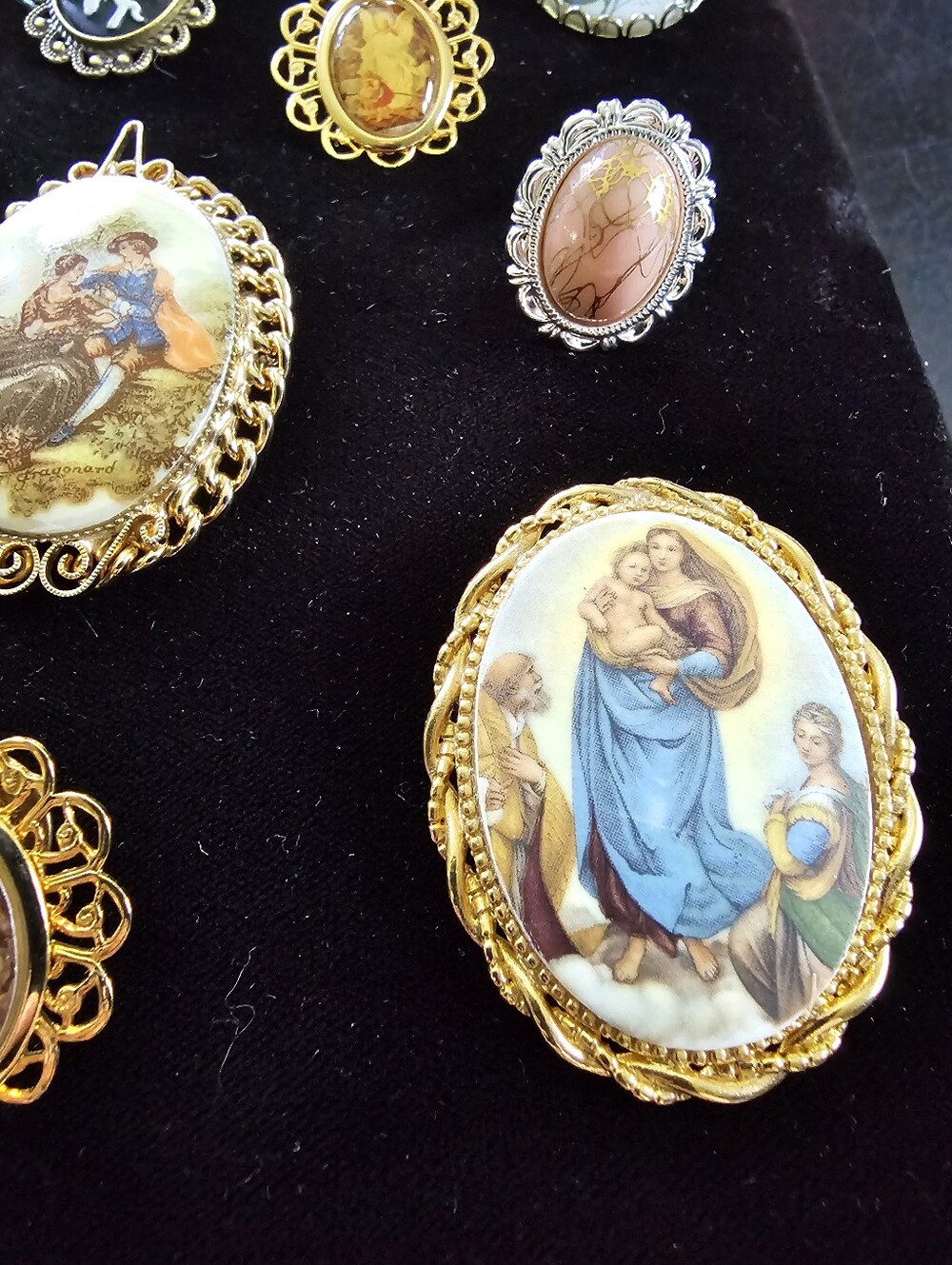 Vintage Brooch, Pendant, Pin Lot - Picture 5 of 6